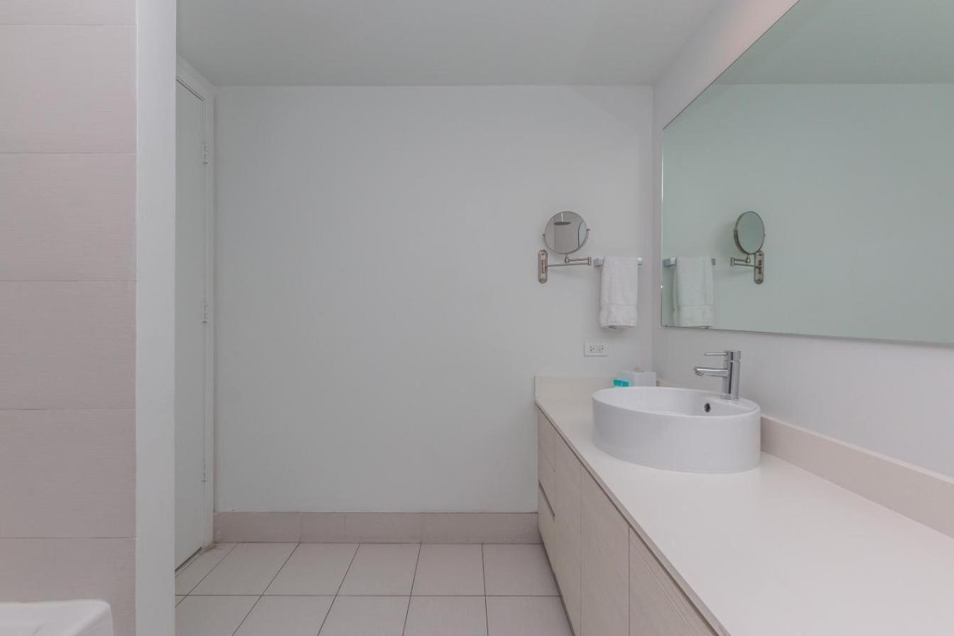 Modern One Bedroom Rental At Beach Walk Resort Miami 18Th Floor Халландейл-Бич Экстерьер фото