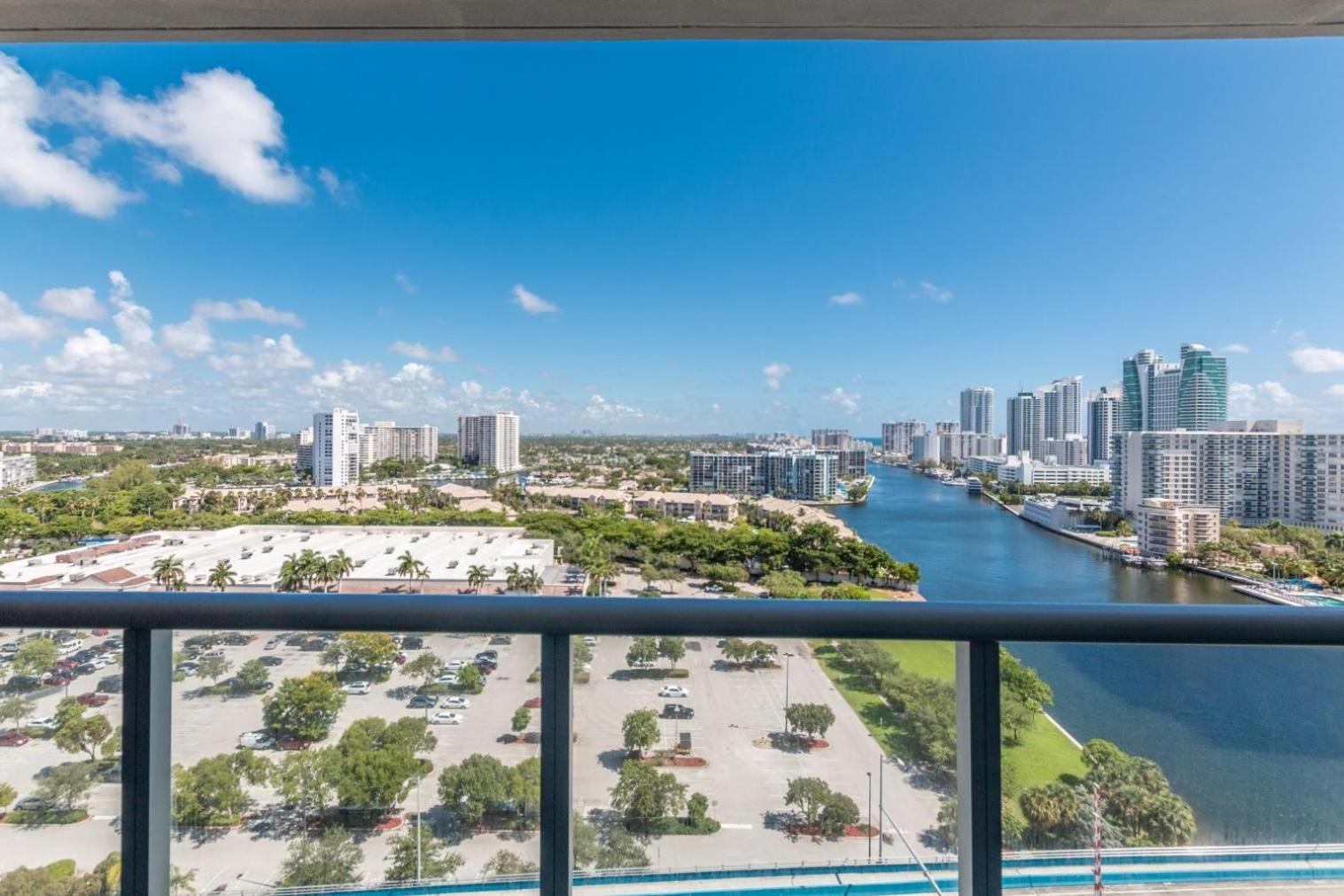 Modern One Bedroom Rental At Beach Walk Resort Miami 18Th Floor Халландейл-Бич Экстерьер фото